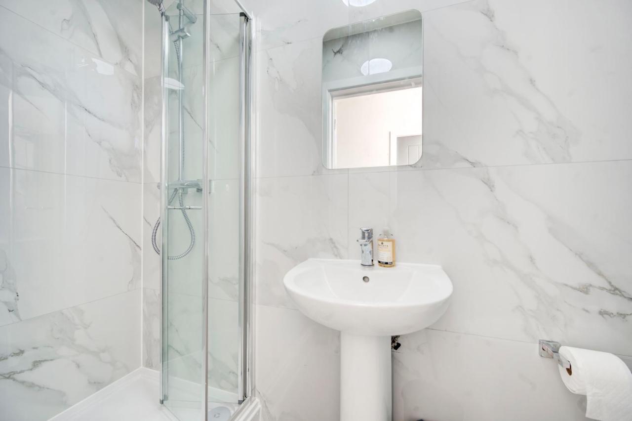 2 Bedroom Apartment With Large Rooms And Wi-Fi London Exterior photo